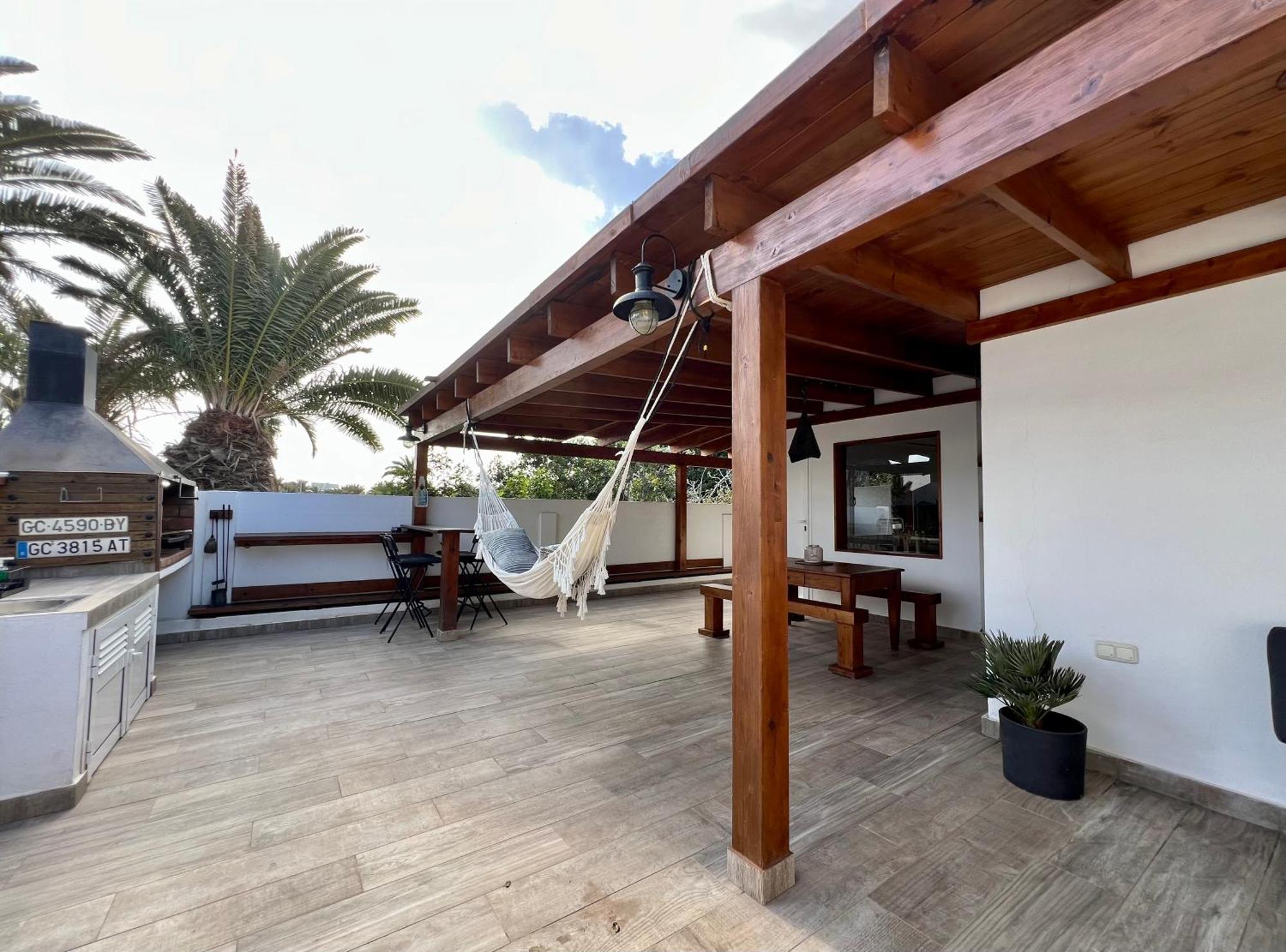 Oasis En Lanzarote Villa Costa Teguise Exterior photo